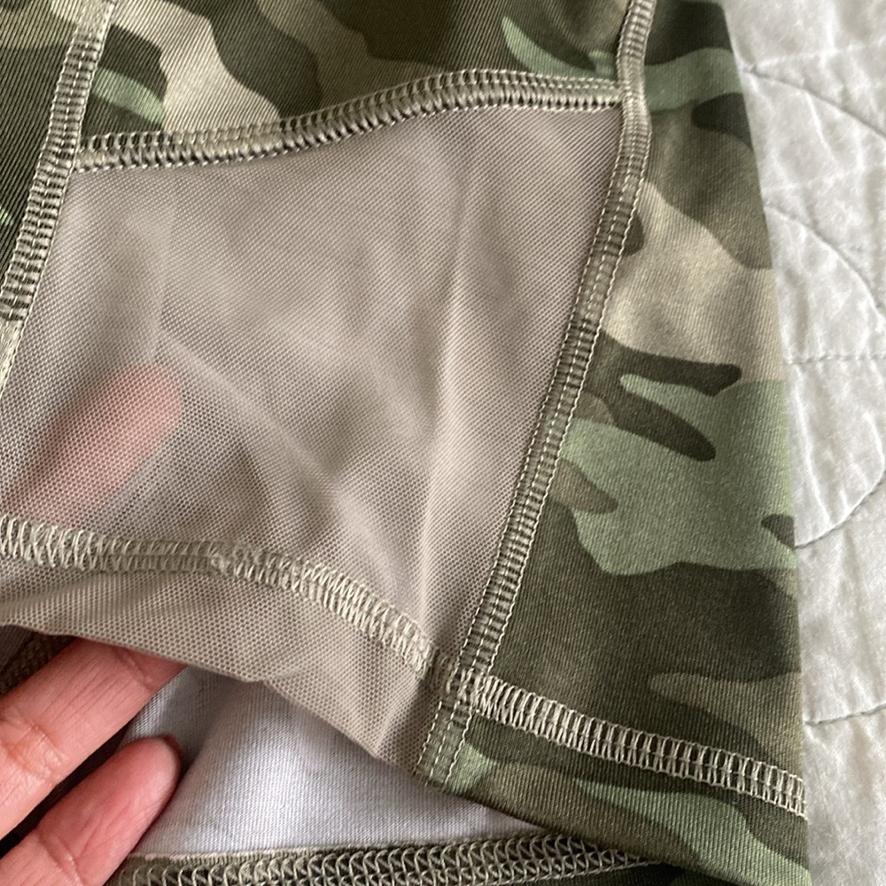 Victoria Secret Pink Sport High Waisted Camo Bike Short Size M - Picture 8 of 10